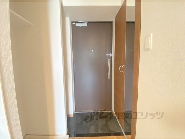 アリビオ立花2の玄関