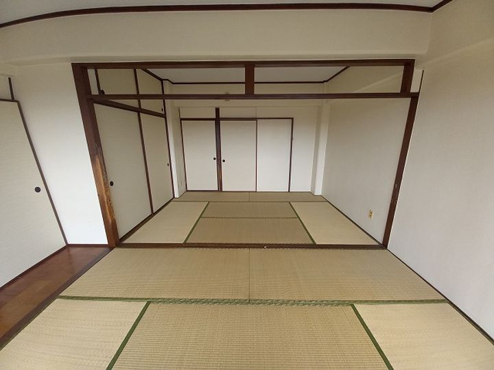 エステート東洋の居間