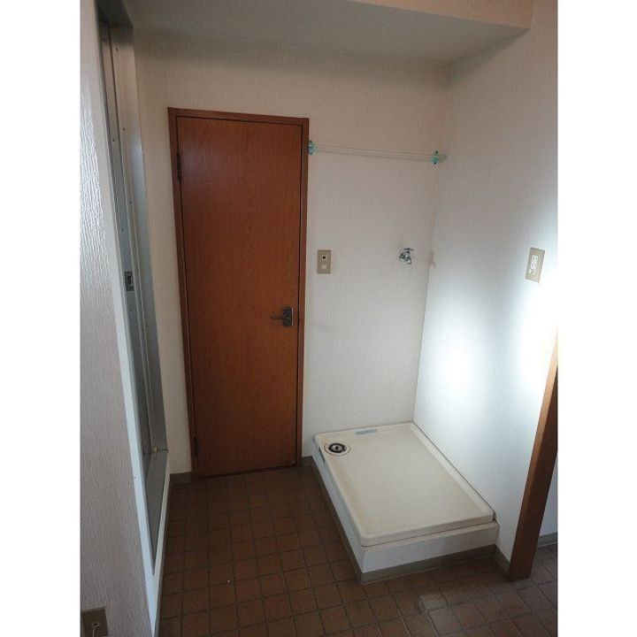 コーポ社の内装