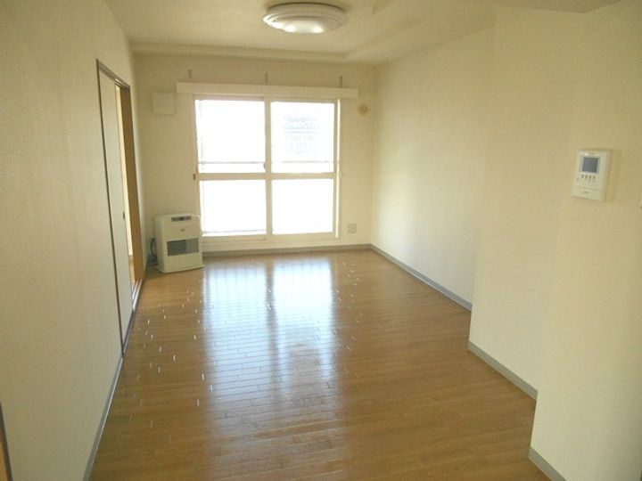 高砂駅前ハイツベレーの居間