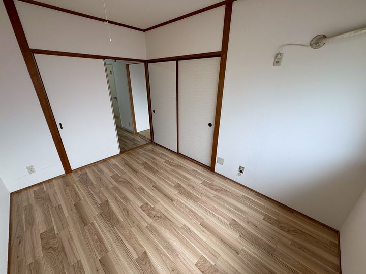 湯里ハイツB棟の内装