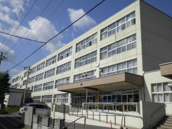 コラージュ琴似の周辺