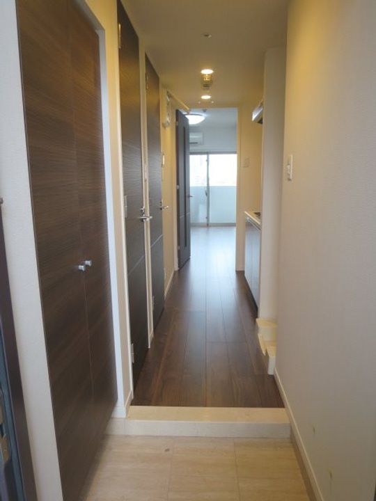 AZEST中野新橋の玄関