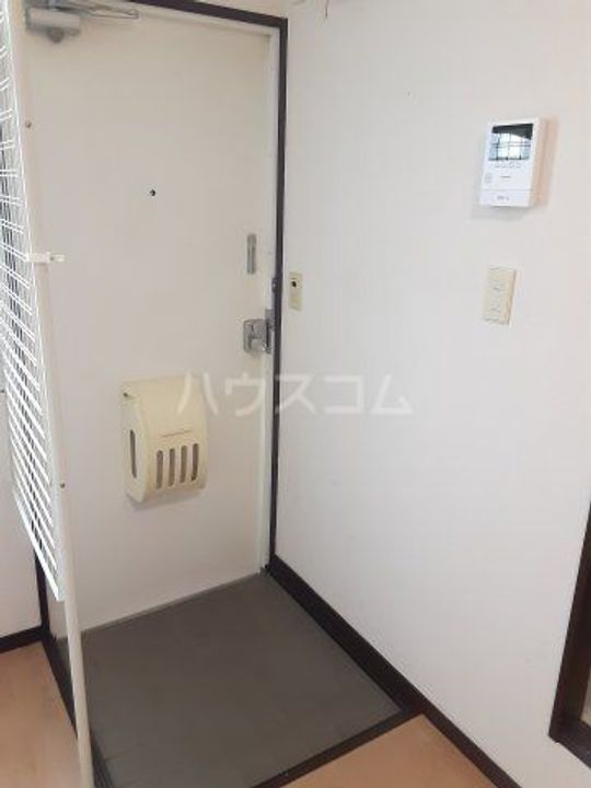 ジュネスコーポの玄関