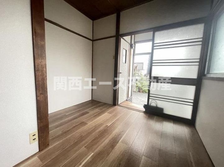 大阪府大東市南郷町(一戸建)の賃貸物件の居間