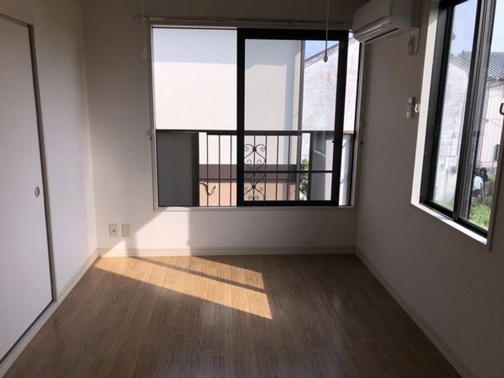 ハイツビシックの居間