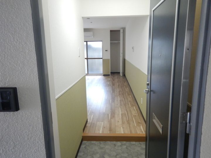 ドエル大枝の玄関