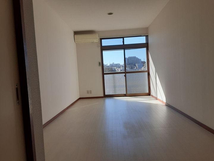 スターハイムの居間