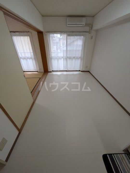 コーポ仲田の居間