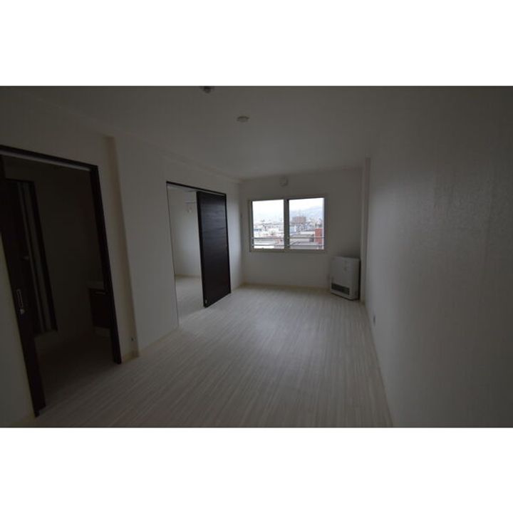 北海道札幌市東区北三十三条東9(マンション)の賃貸物件の玄関