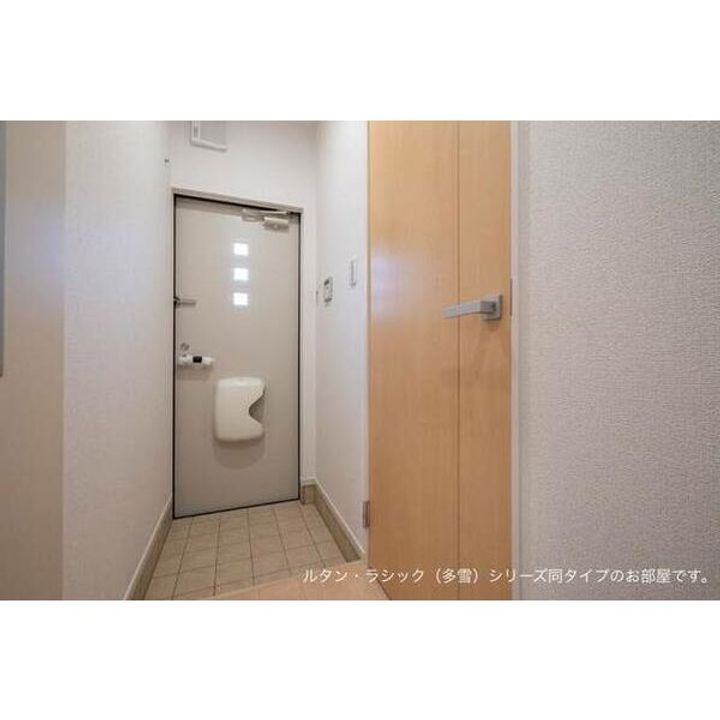グレイスガーデン松森IIの玄関