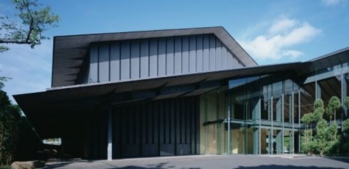 コンシェリア南青山の周辺