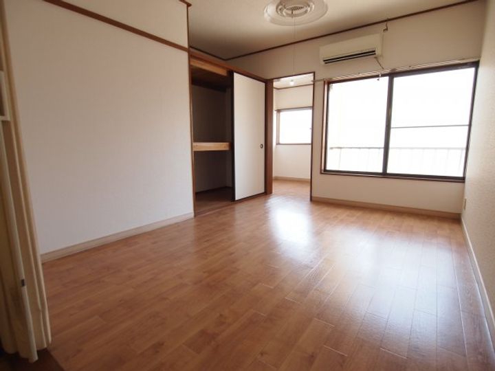 ユタカ・コーポの居間