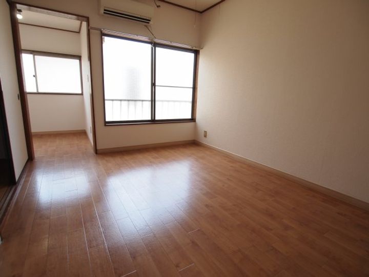 ユタカ・コーポの居間