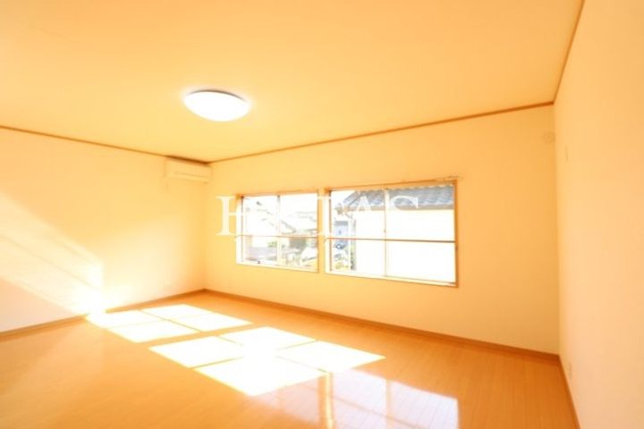 ニュー宝荘の居間