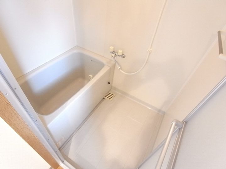 岐阜県関市相生町(アパート)の賃貸物件の風呂