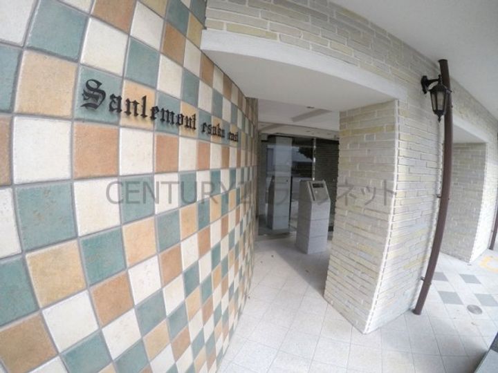 サンレムート江坂イーストの地図