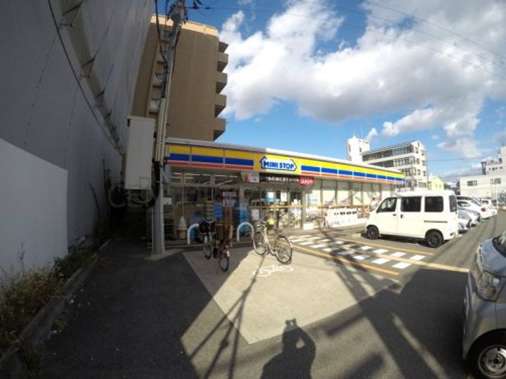 サンレムート江坂イーストの周辺
