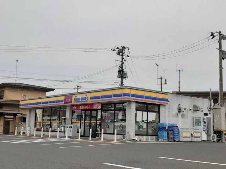 エスト カルムBの周辺