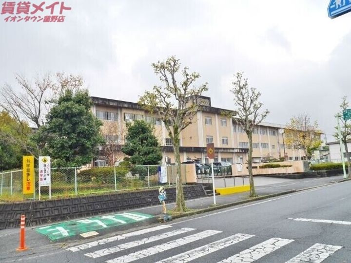 三重県四日市市桜台本町(一戸建)の賃貸物件の周辺