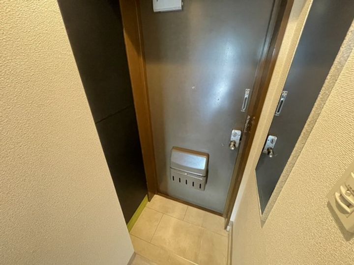 第1パークサイドマンションの玄関