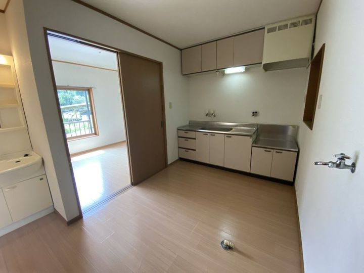 和弘アパートの居間