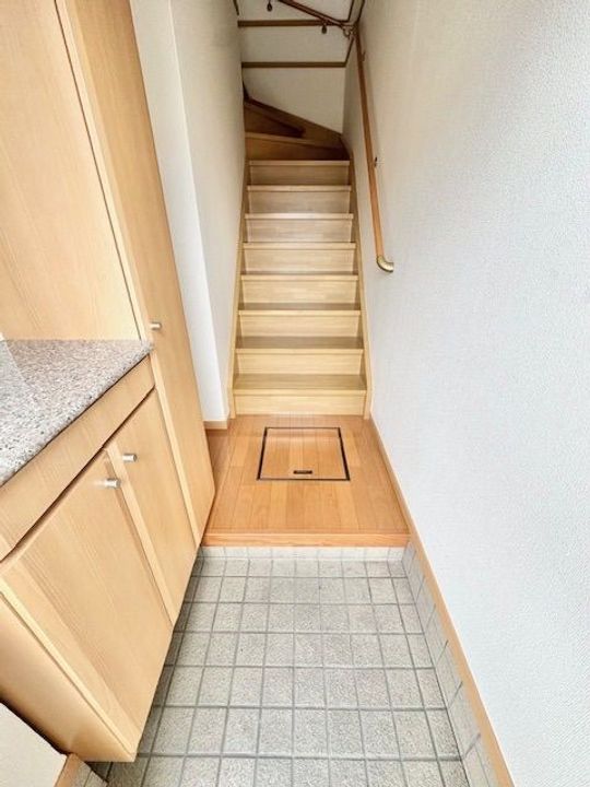 大阪府大東市三箇3(アパート)の賃貸物件の玄関