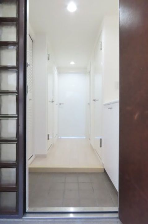 東京都港区芝浦1(マンション)の賃貸物件の玄関