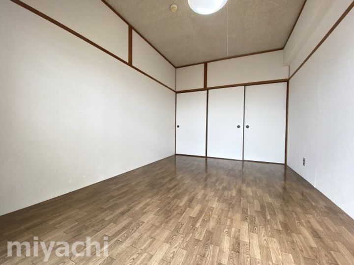 イータウン応神の居間