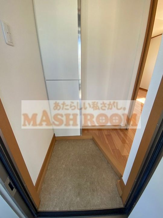 東京都中野区本町3(マンション)の賃貸物件の玄関