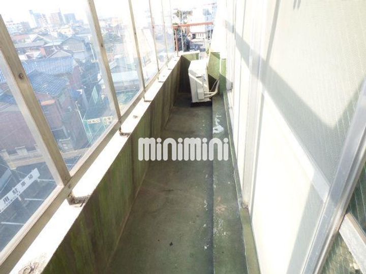 白菊ビルの内装