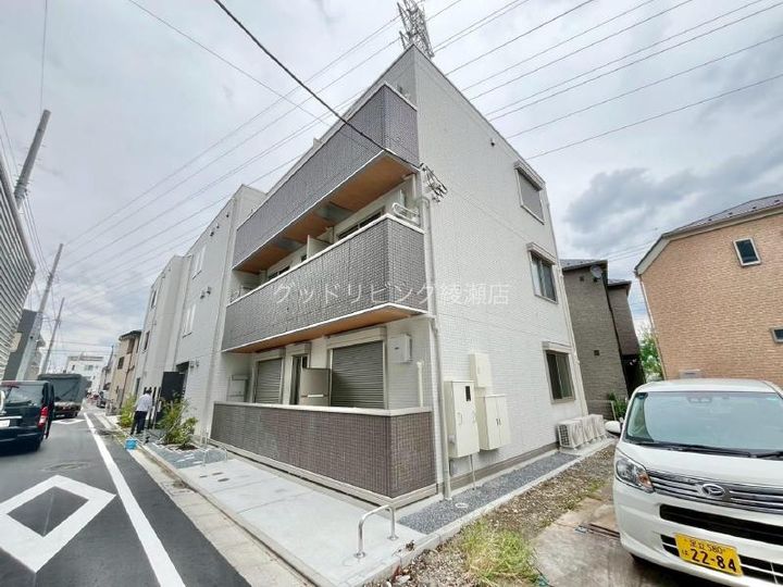 セレスティア六町IIIの外観