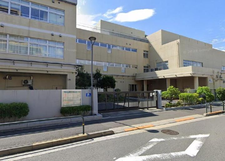 セレスティア六町IIIの周辺