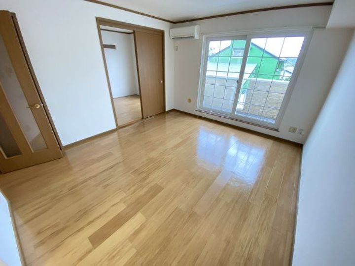 UヒルズKIの居間