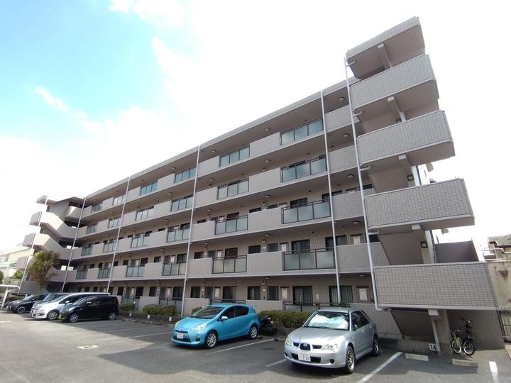 東京都足立区中央本町4(マンション)の賃貸物件の外観