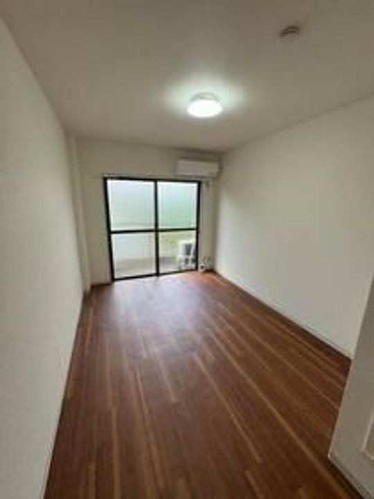 ハイツ境の居間