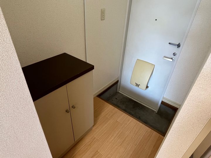 フレグランス静の玄関