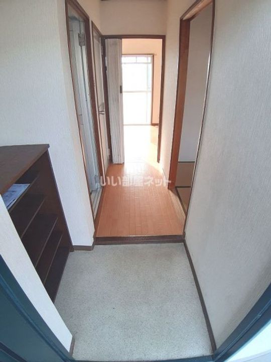 第1山本ハイツの玄関