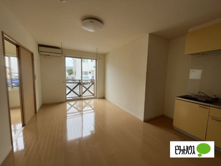 福島県郡山市日和田町字植初(アパート)の賃貸物件の居間