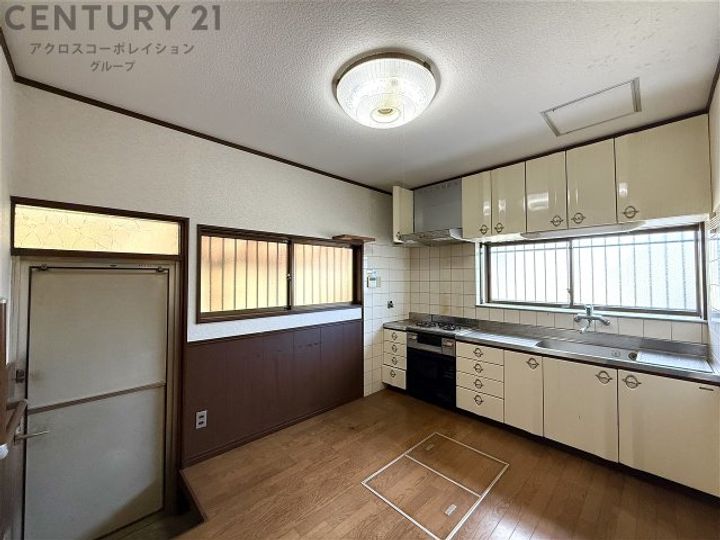 兵庫県宝塚市清荒神2(一戸建)の賃貸物件の居間