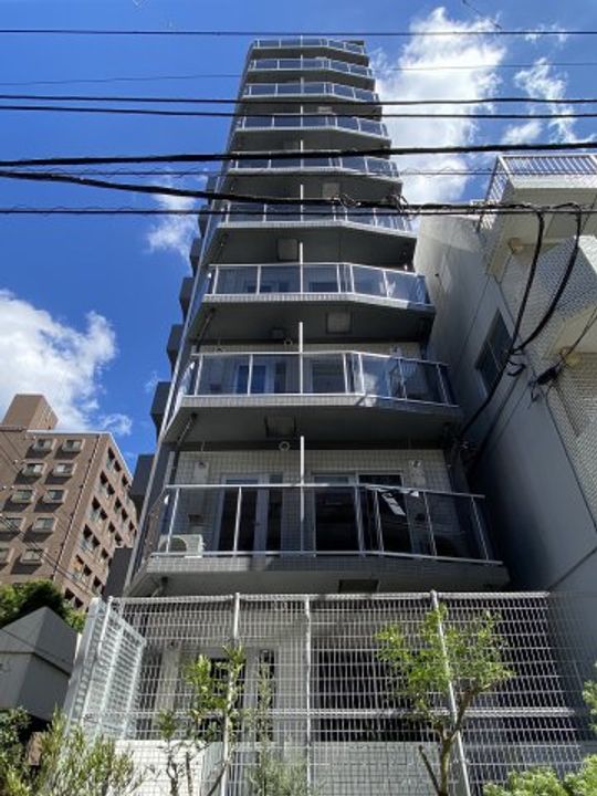 Log横浜駅東の外観