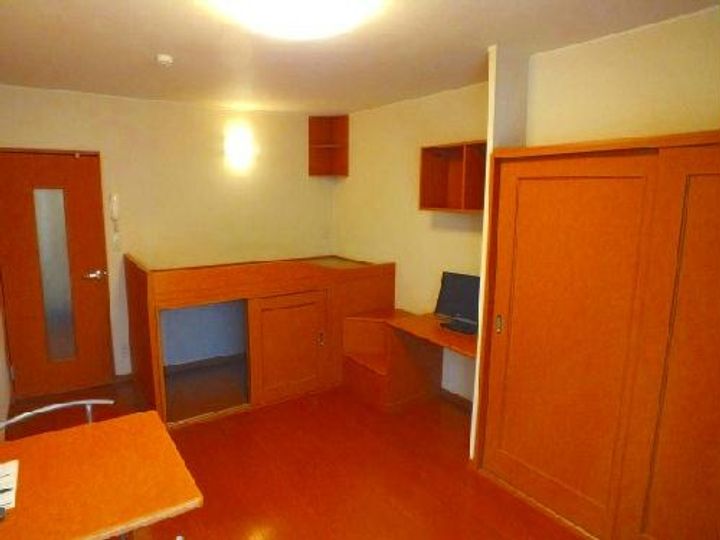 レオパレスリムジンの居間