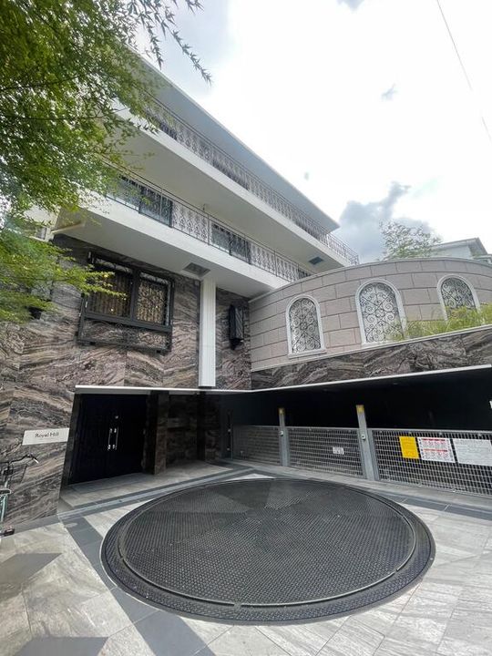 東京都港区元麻布3(マンション)の賃貸物件の外観