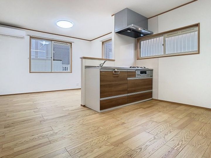 レピュート長岡Aの居間