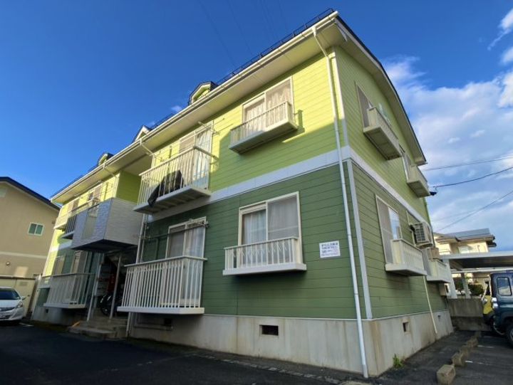 レピュート長岡Aの外観