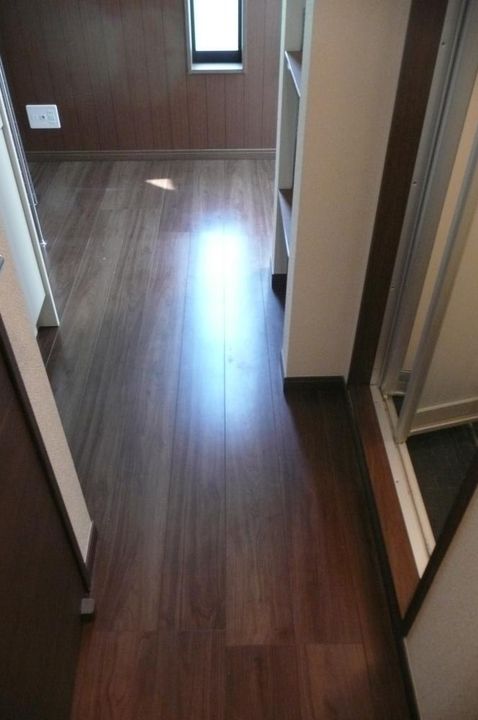 アーバンプレイス北新宿205号室の玄関