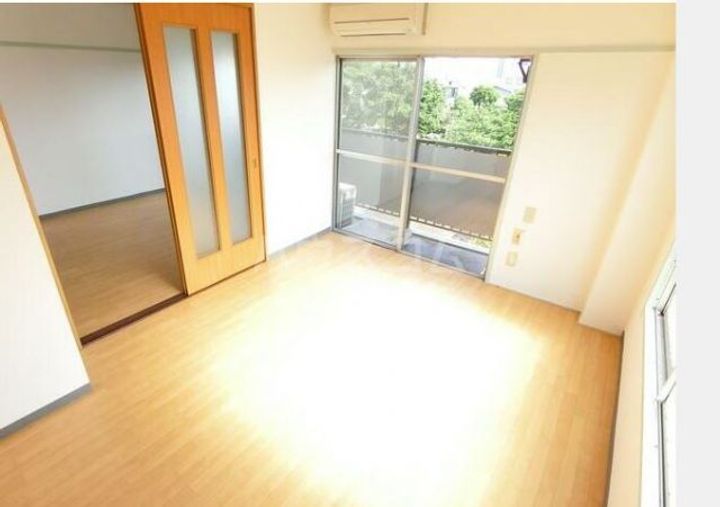 和幸マンションの居間