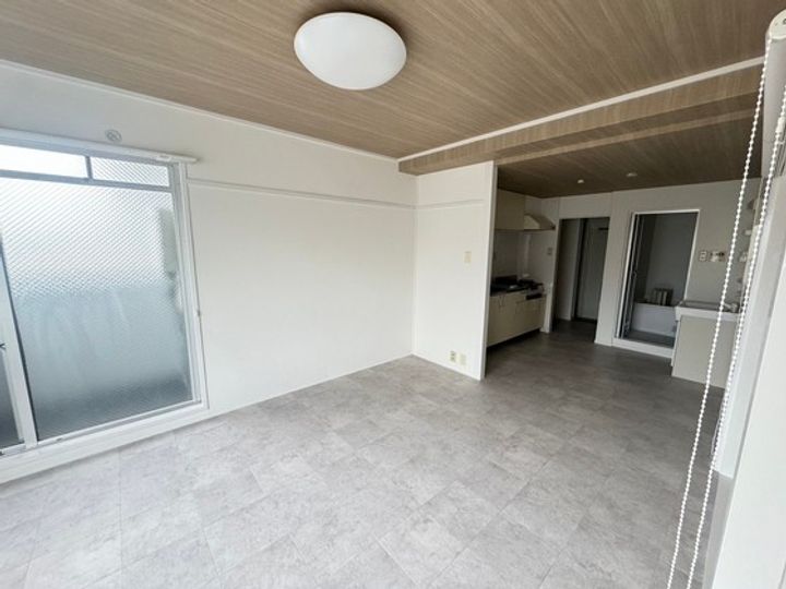 鷹野橋マンションの居間