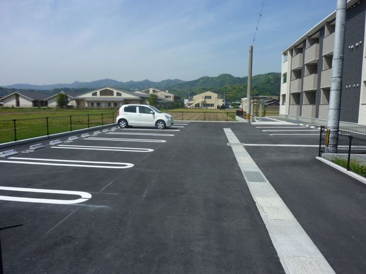 ブライト 光の外観