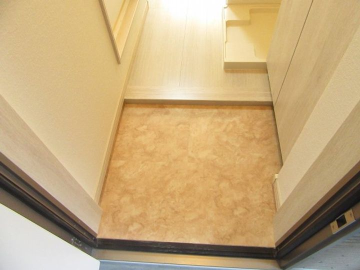 メイリリー東十条の玄関